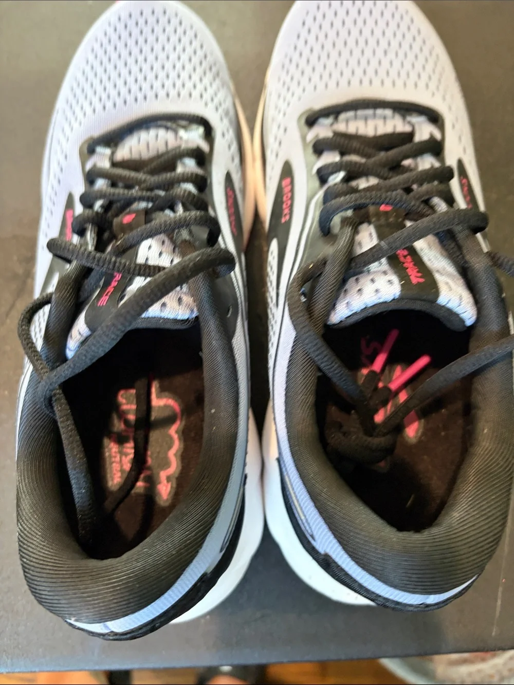 Brooks breathable light